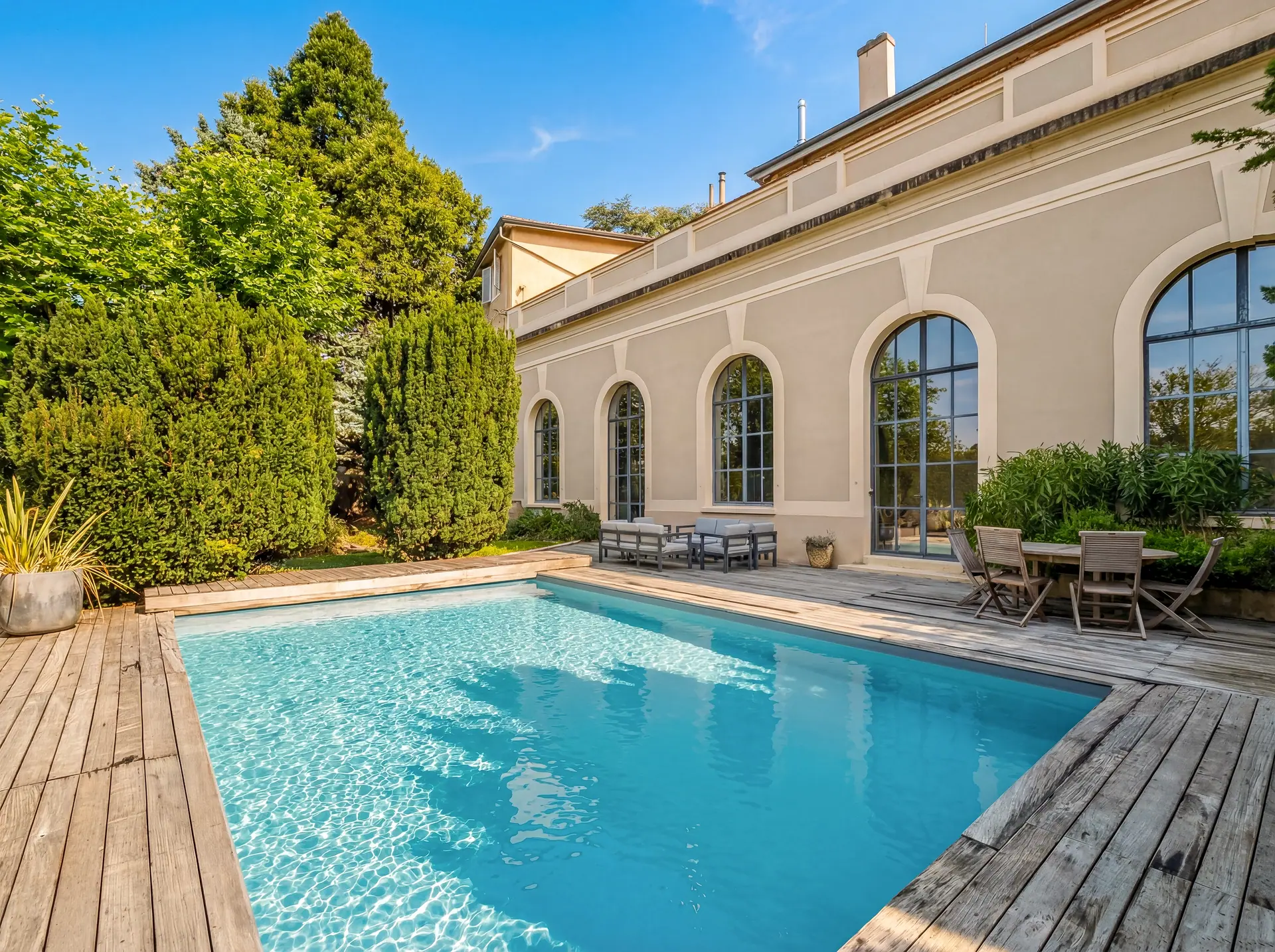 Maison avec jardin pour prise de rendez-vous immobilier